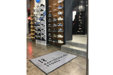 Πατάκι με λογότυπο Raptopoulos Stores